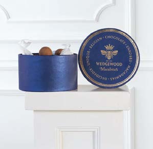 Macalettes Hat Box 225g Milk Chocolate & Sea Salt Enrobed Macadamia Nuts