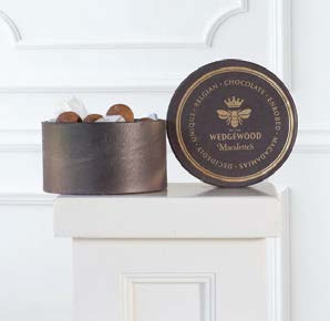 Macalettes Hat Box 225g Mochaccino Chocolate Enrobed Macadamia Nuts