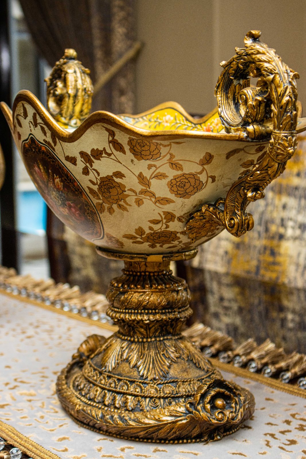Gold-plated decorative bowl