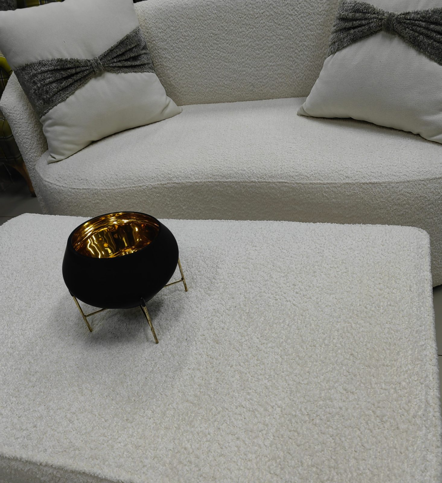 Modern Bowl-shaped Table Lamp thumbnail 3